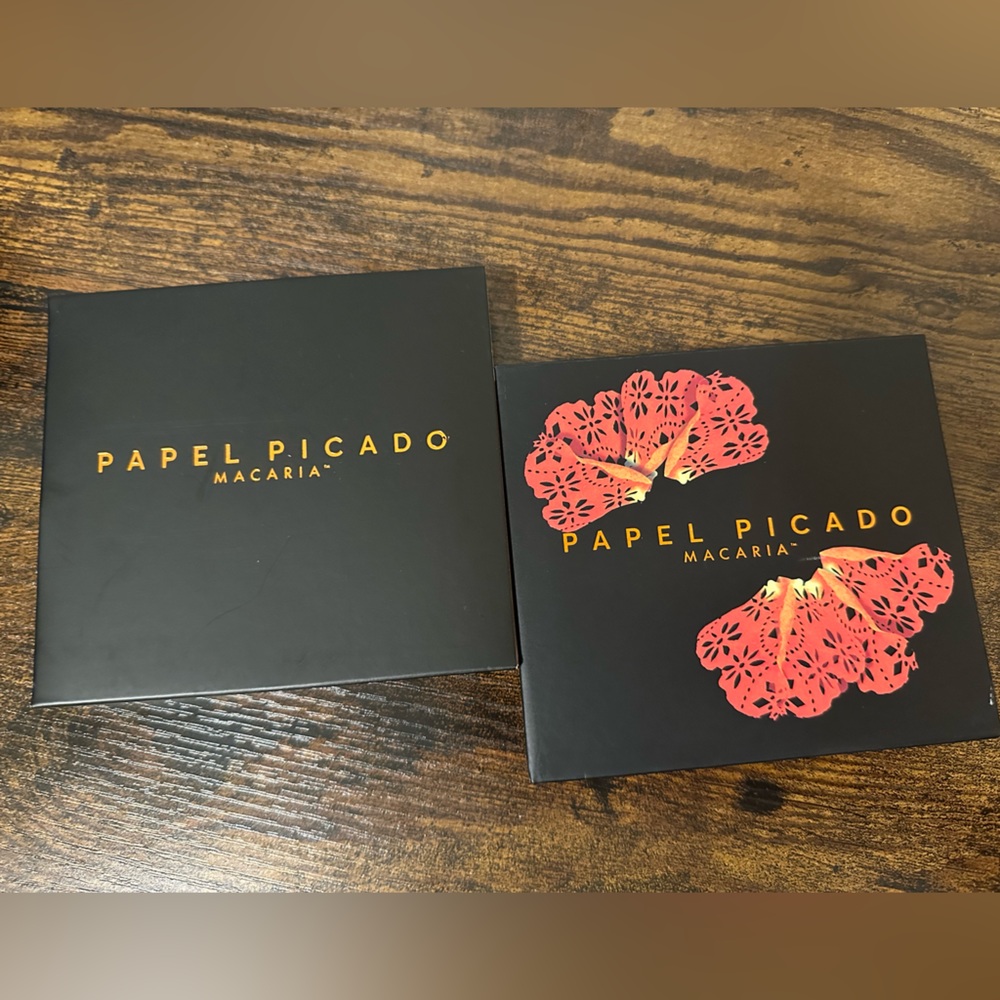 Eyeshadow palette - Picture 2 of 3